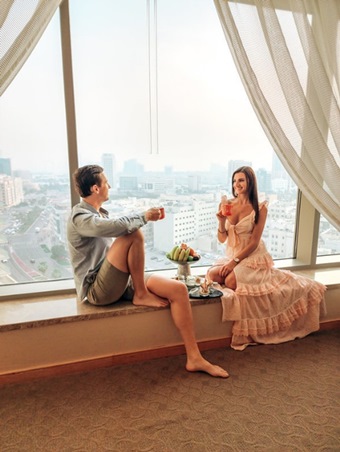 احتفلي بالرومانسية والرفاهية هذا الشهر في قلب دبي مع فندق سويس أوتيل الغرير