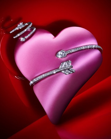 سواروفسكي تشعل موسم الحب مع «تشارمينغ لوف»