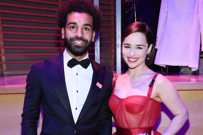 محمد صلاح يُعلّق على صورته مع إميليا كلارك