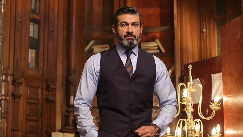 كندة علوش محامية في «ابن النصابة» وياسر جلال مذيعاً