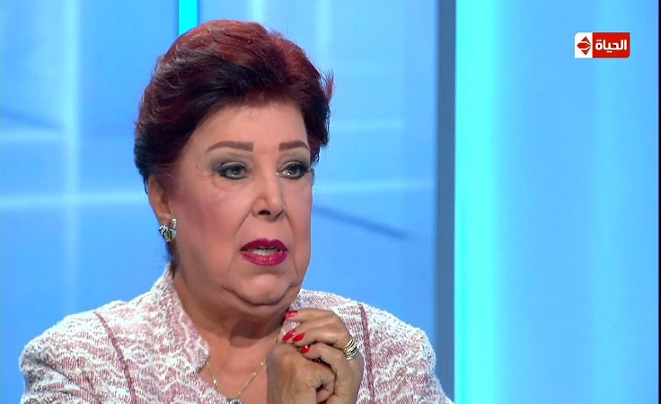 فنّانة مصرية تبكي على الهواء مباشرة.. وهذا ما قالته عن زوجها