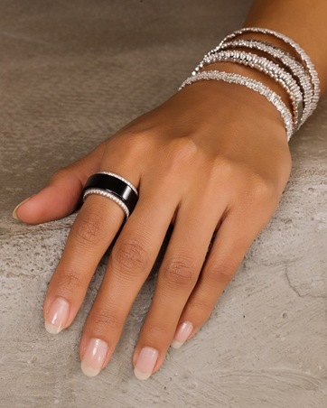 خاتم ذكي جديد يتحوّل إلى إكسسوار فاخر من سوزان كالان