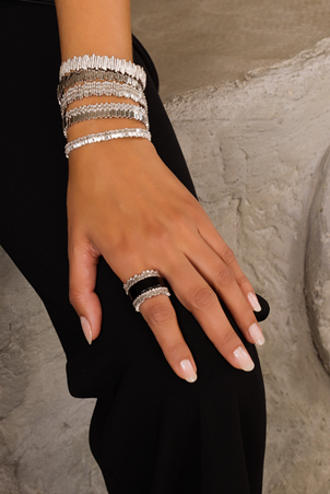 خاتم ذكي جديد يتحوّل إلى إكسسوار فاخر من سوزان كالان