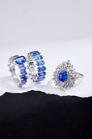 سوزان كالان تكسر قواعد الكمال بمجوهرات 