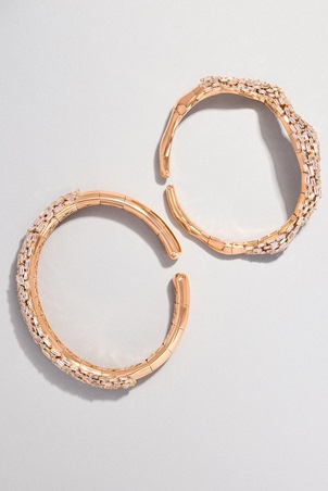 سوزان كالان تكسر قواعد الكمال بمجوهرات 