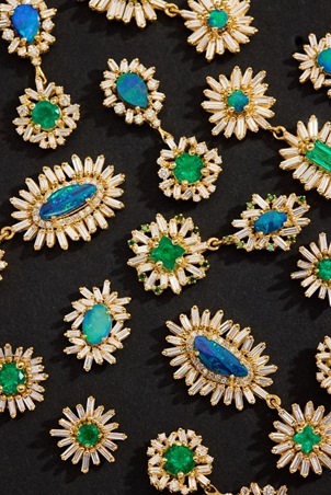 سوزان كالان تكسر قواعد الكمال بمجوهرات 