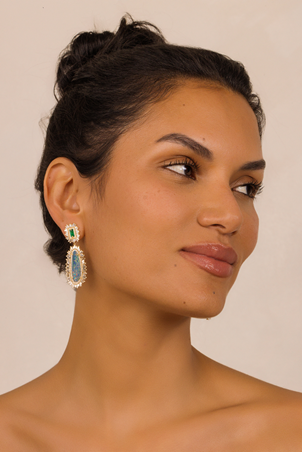 سوزان كالان تكسر قواعد الكمال بمجوهرات 