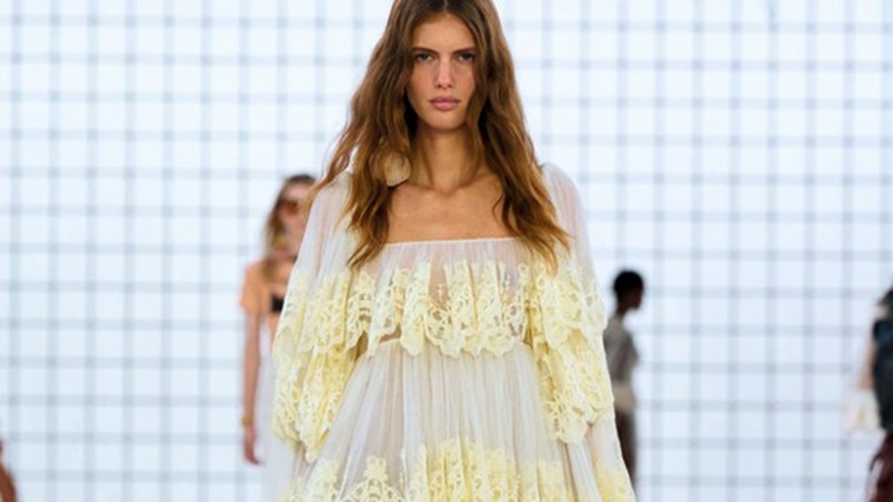 إطلالاتك رومانسية متوهجة اختاري منها ما يناسبك