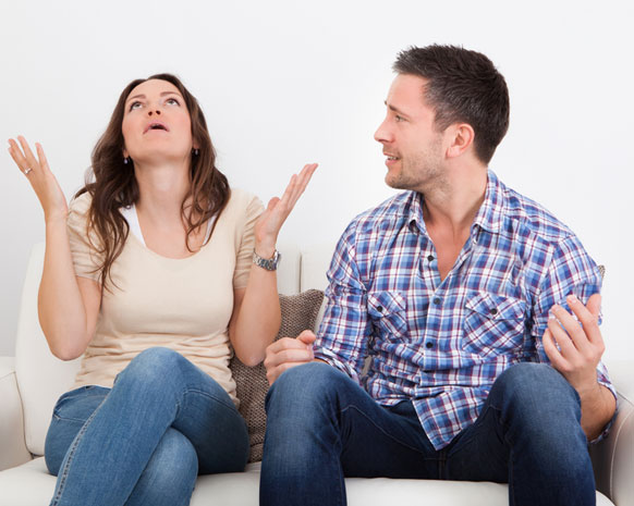 كيف تتعاملين مع علاقات زوجك السابقة؟