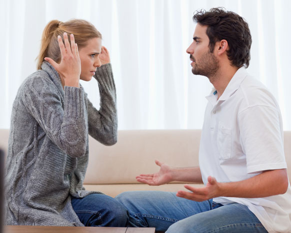 كيف تتعاملين مع علاقات زوجك السابقة؟