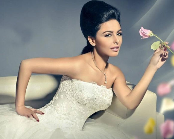 رومانسية النجمات مع الأزهار