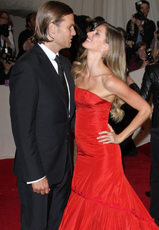 أجمل الثنائيات الرومانسية من المشاهير لهذا العام