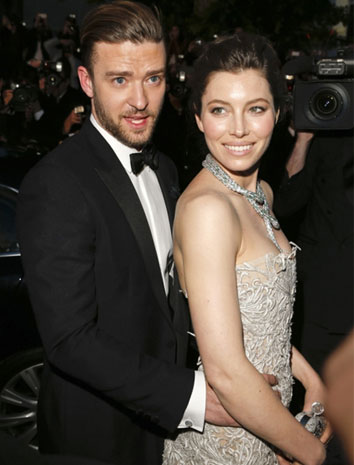 أجمل الثنائيات الرومانسية من المشاهير لهذا العام