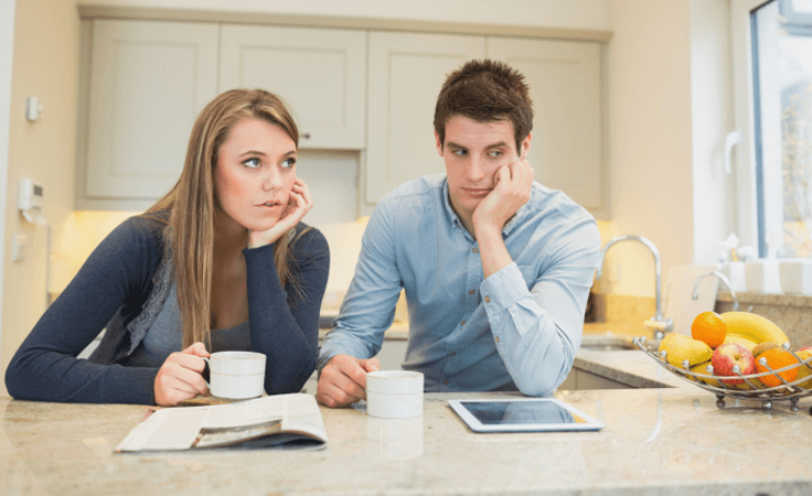 ضغط العمل يقتل السعادة الزوجية... فاحذري ذلك