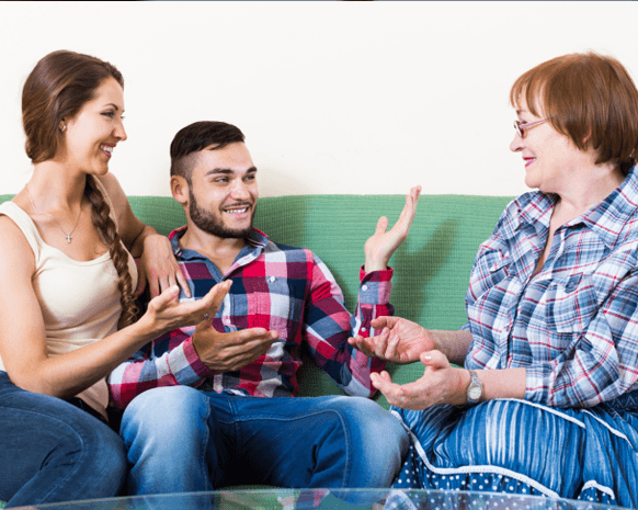 كيف تتعاملين مع تدخل حمويك في حياتك الزوجية؟