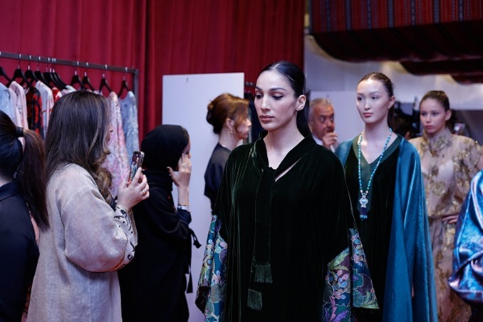 منصة واحدة… رؤى متعددة للأناقة