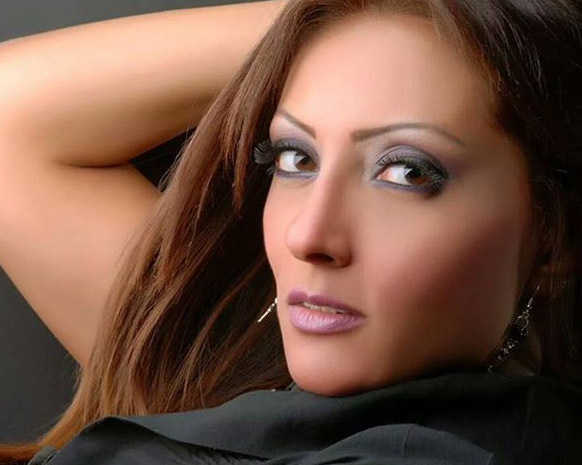 زوجة سامح عبد العزيز تردّ على زواجه من روبي!