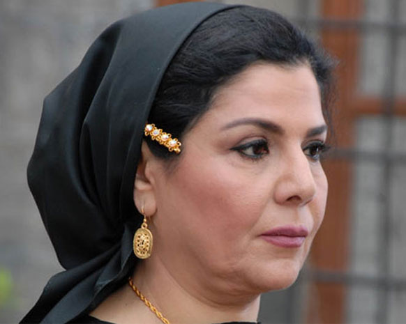 صباح جزائري تخرج من باب المطار لتدخل باب الحارة