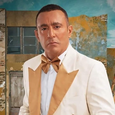 أحمد السقا :أمتلك عيناً واحدة ووالدي أيقونة حياتي