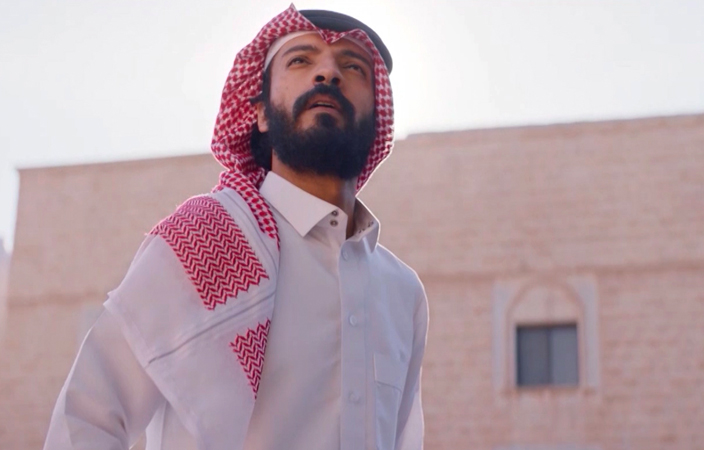 أب يهجر عائلته تاركاً لهم وصية مليئة بالأسرار في 