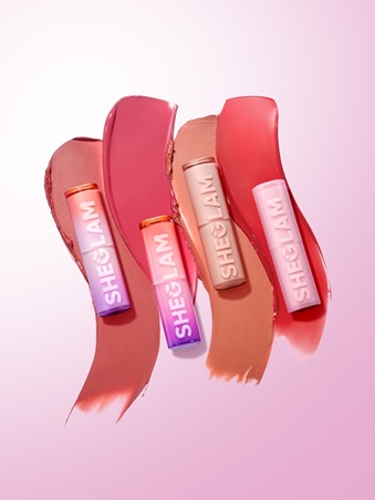 بلسم زيت الشفاه Silk Slip من SHEGLAM لعناية يومية بالشفاه