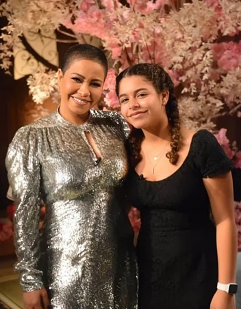 شيرين عبد الوهاب في مرحلة تعافٍ وبناتها السبب