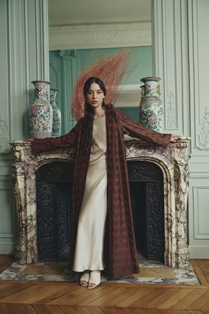 ألوان الموسم: تدرّجات خريفية بتوقيع الهدوء والرقي