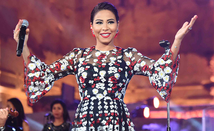 بالفيديو: شاهدي رد فعل شيرين عبد الوهاب على تقليدها في مسرح مصر