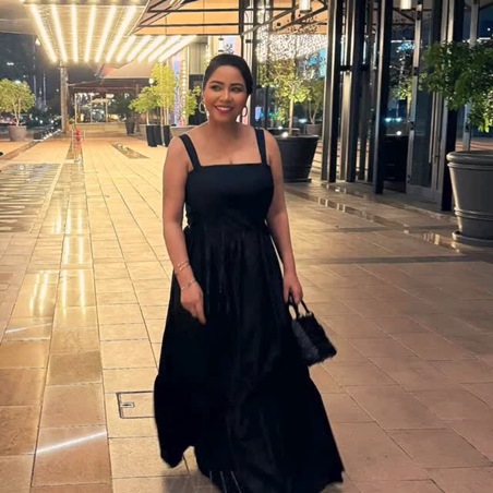 نقل شيرين عبد الوهاب إلى المستشفى بعد إصابتها بوعكة صحية