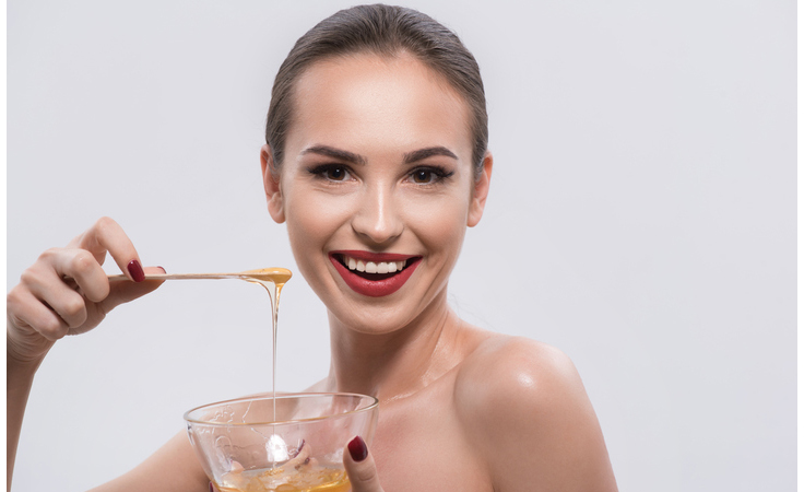 7 طرق عبقرية لاستخدام العسل في روتينكِ الجمالي