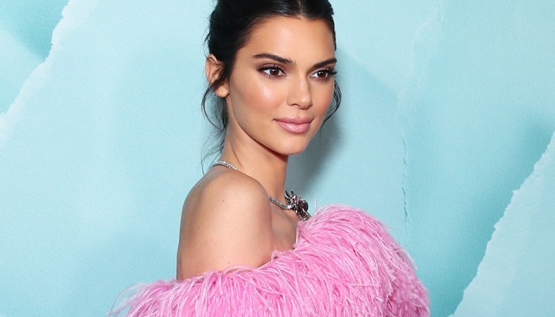 العناية بالبشرة التي لا تُرى نتائجها فورًا: لماذا أصبحت النتائج البطيئة أكثر قيمة؟