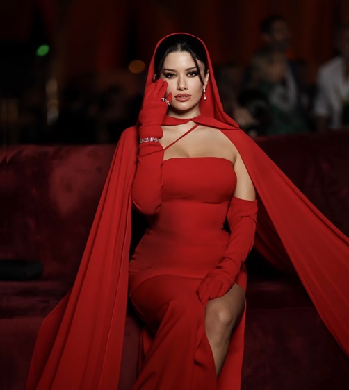«ابن النادي» يعيد سينتيا خليفة إلى القاهرة