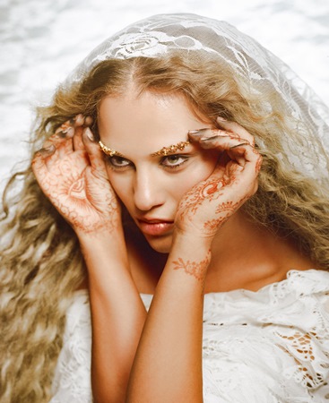 ألبوم إليانا رحلة بين الهويّة والحب والغضب والنسوية