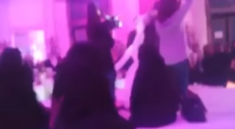 بالفيديو: ماذا فعل هذا العريس مع عروسته بالسعودية؟