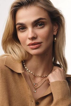 موسم الأعياد… أناقة تلمع بتوقيع أنثروبولوجي