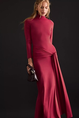 موسم الأعياد… أناقة تلمع بتوقيع أنثروبولوجي