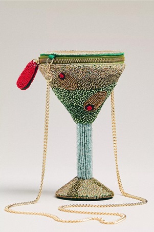 موسم الأعياد… أناقة تلمع بتوقيع أنثروبولوجي