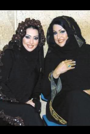 نجمات الخليج بالعباءة والشيله 