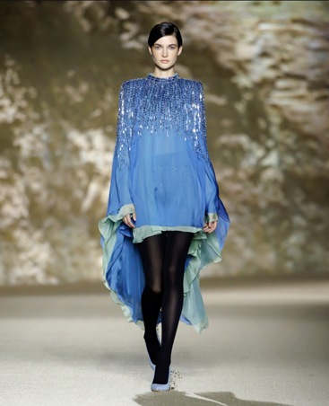 منتصف أسبوع الأزياء في الرياض 2025: توازن بين الأصالة العالمية والهوية السعودية