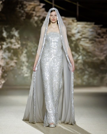 منتصف أسبوع الأزياء في الرياض 2025: توازن بين الأصالة العالمية والهوية السعودية