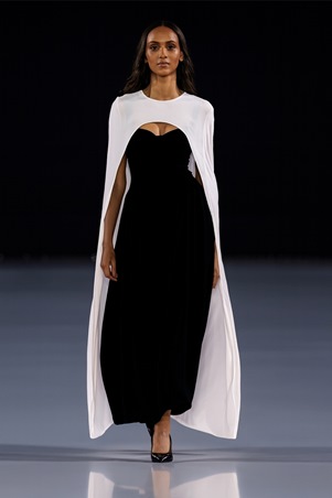 منتصف أسبوع الأزياء في الرياض 2025: توازن بين الأصالة العالمية والهوية السعودية