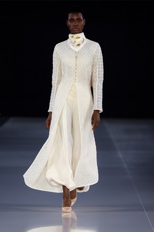 منتصف أسبوع الأزياء في الرياض 2025: توازن بين الأصالة العالمية والهوية السعودية