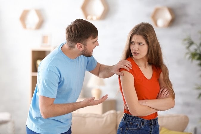 5 طرق خاطئة في التعامل مع المشاكل الزوجية.. تجنبيها