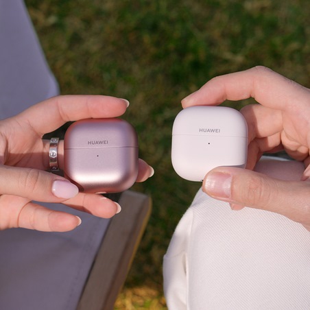 انسي الزهور.. هدايا تقنية تقوّي علاقتك العاطفية في عيد الحب