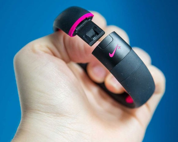 شركة Apple تتعاون مع Nike لإصدار iWatch