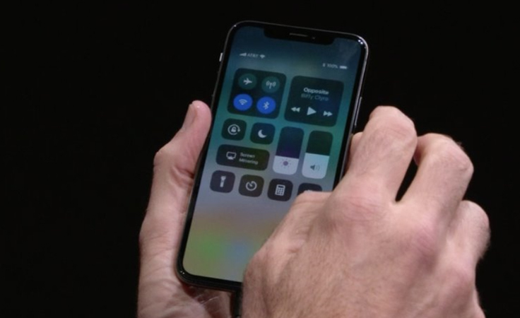 تعرّفي إلى مميزات آيفون X الجديد الذي يخطف الأنفاس