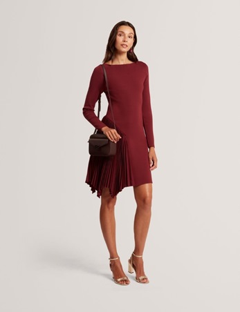 نحن نبحث عن موضة تحمل روح الماضي بلمسة عصرية... وتيد بيكر تحقق المعادلة ببراعة