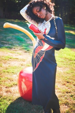 نحن نبحث عن موضة تحمل روح الماضي بلمسة عصرية... وتيد بيكر تحقق المعادلة ببراعة