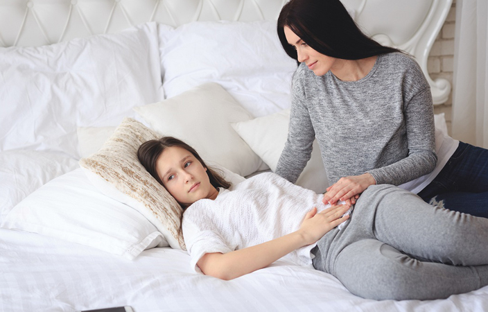 ابنك المراهق يبتعد عنك؟ إليكِ 9 طرق للتعامل معه