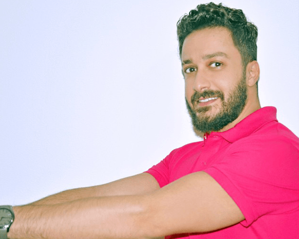 نواعم تكشف عن هوية مذيع 